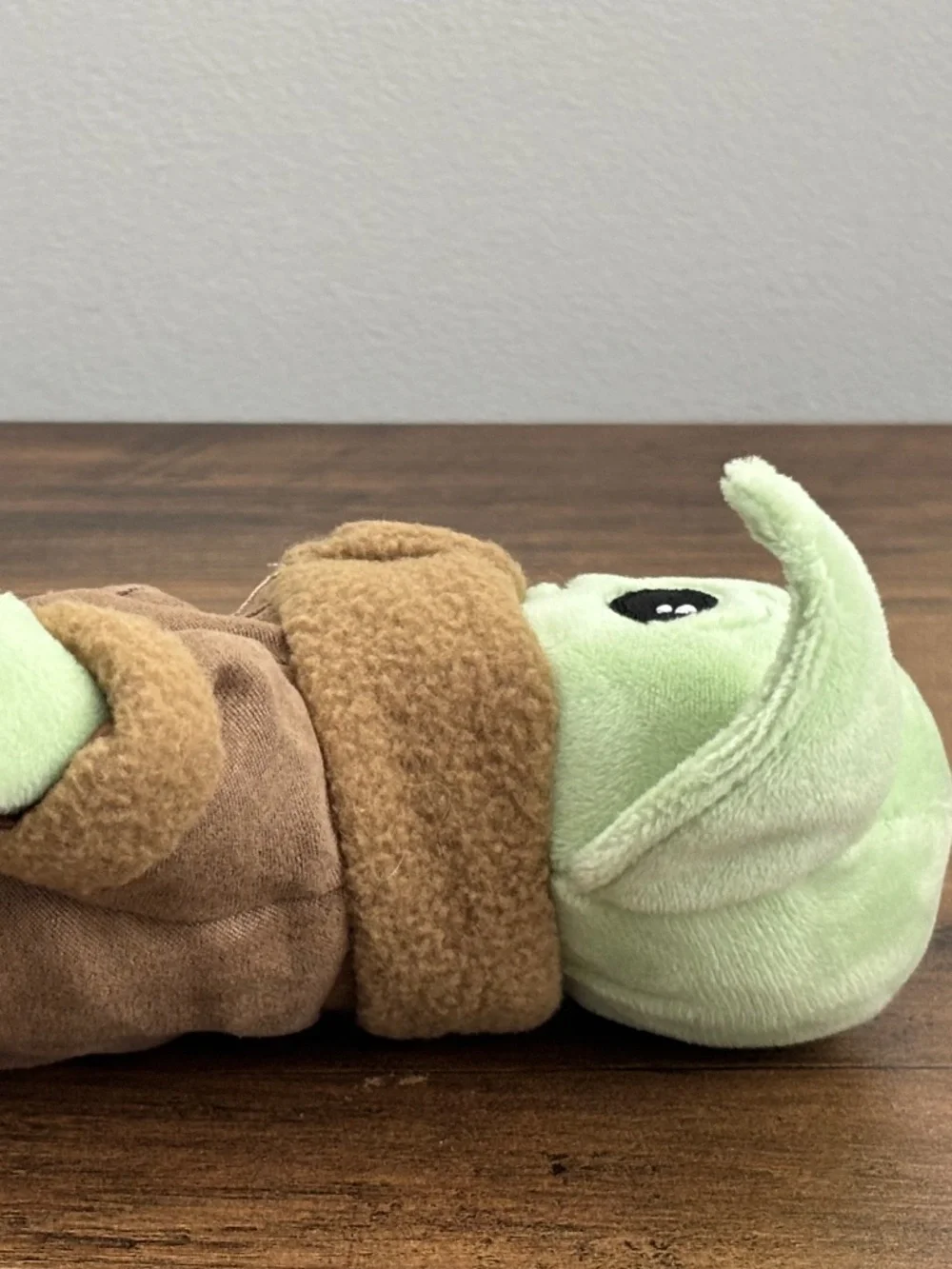 Disney Parks Star Wars Grogu Baby Yoda Magnetic Shoulder Plush Pal Sounds WORKS